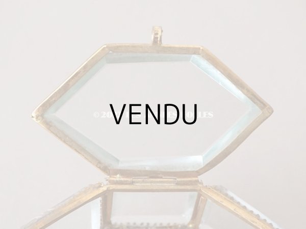 画像11: 19世紀末 アンティーク ジュエリーボックス 6角形　グレイッシュブルーのシルク製クッション (11)