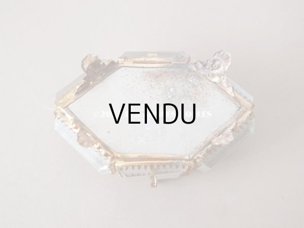 画像9: 19世紀末 アンティーク ジュエリーボックス 6角形　グレイッシュブルーのシルク製クッション (9)