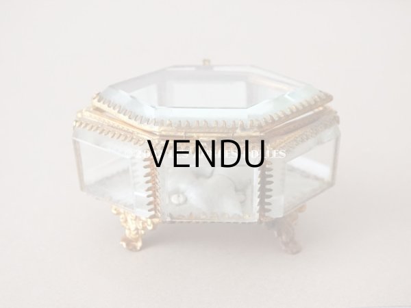 画像4: 19世紀末 アンティーク ジュエリーボックス 6角形　グレイッシュブルーのシルク製クッション (4)