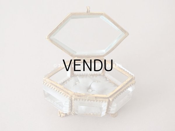 画像10: 19世紀末 アンティーク ジュエリーボックス 6角形　グレイッシュブルーのシルク製クッション (10)