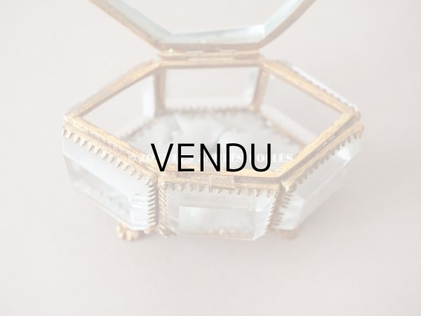 画像12: 19世紀末 アンティーク ジュエリーボックス 6角形　グレイッシュブルーのシルク製クッション (12)