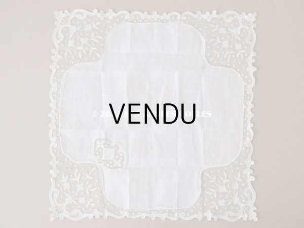 画像4: アンティーク  ハンカチ イニシャル＆花模様＆ドットの刺繍入り　 (4)