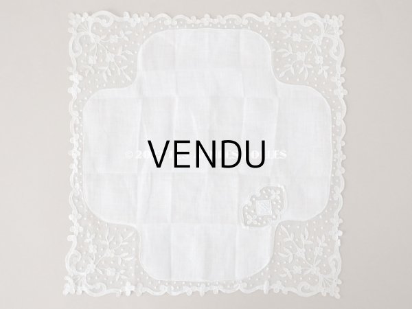 画像3: アンティーク  ハンカチ イニシャル＆花模様＆ドットの刺繍入り　 (3)