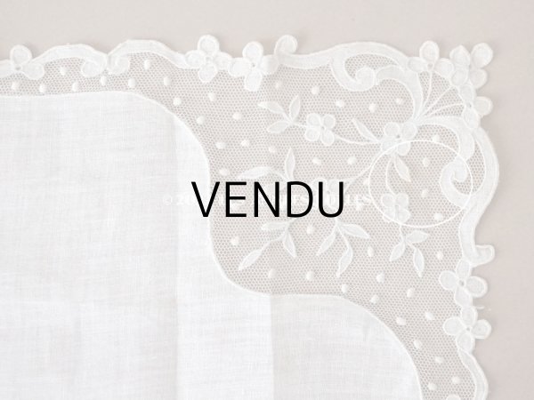 画像11: アンティーク  ハンカチ イニシャル＆花模様＆ドットの刺繍入り　 (11)