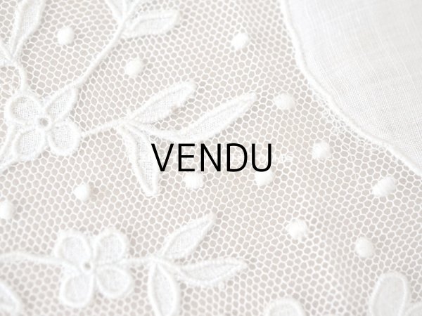 画像7: アンティーク  ハンカチ イニシャル＆花模様＆ドットの刺繍入り　 (7)