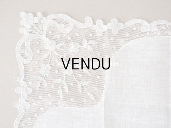 画像10: アンティーク  ハンカチ イニシャル＆花模様＆ドットの刺繍入り　 (10)