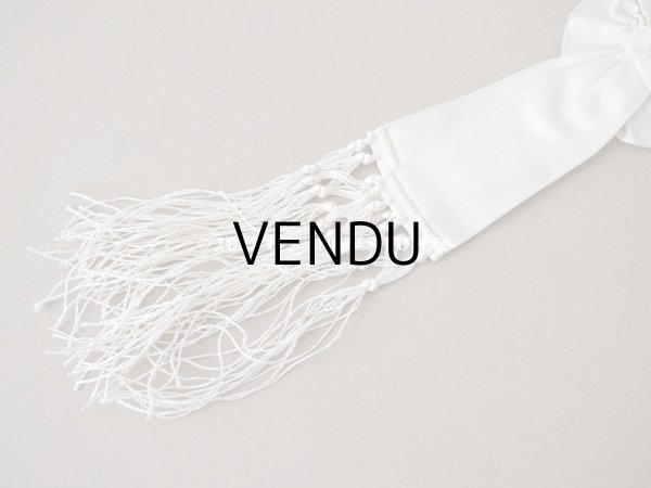 画像8: 1900年代 アンティーク 小さな胸章 シルク製 オフホワイト ドール用  (8)