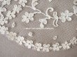 画像14: アンティーク 幅広 レース　花模様の手刺繍入り 90×幅31.5〜32.5cm (14)