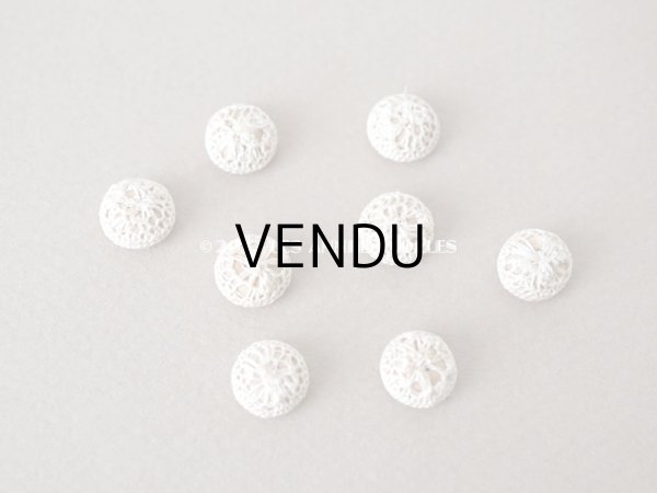 画像6: 19世紀末 アンティーク ウェディングドレスのボタン くるみボタン 10mm 8ピースのセット  (6)