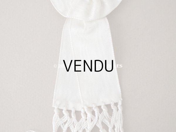 画像5: 1900年代 アンティーク 小さな胸章 シルク製 オフホワイト ドール用  (5)