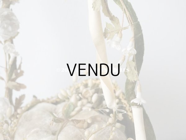 画像13: 【12周年セール対象外】1900年頃 アンティーク  グローブ・ド・マリエのパニエ型クッション  ワックスフラワーのティアラ＆ブートニア付き (13)