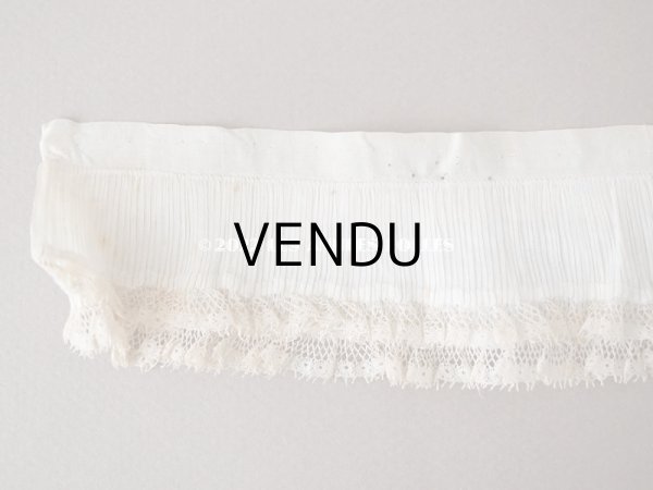 画像3: 【12周年セール対象外】アンティーク  2段　プリーツリボン 手編みのレース付き  4.7cm幅  29cm (3)