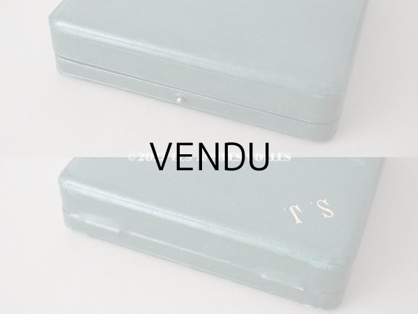 画像8: 【12周年セール対象外】アンティーク 本革製 イニシャル入り S.J. 大きなジュエリーボックス  ダークグリーン (8)