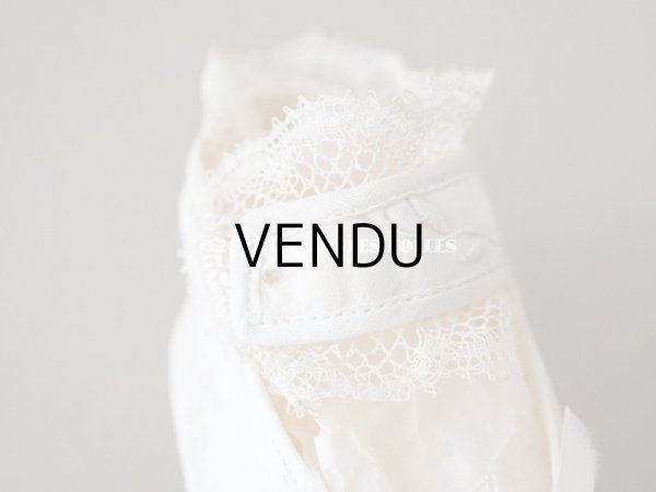 画像9: 【12周年セール対象外】1900年代 アンティーク ベビーシューズ  花模様の手刺繍入り ピンクのロココモチーフ付き (9)