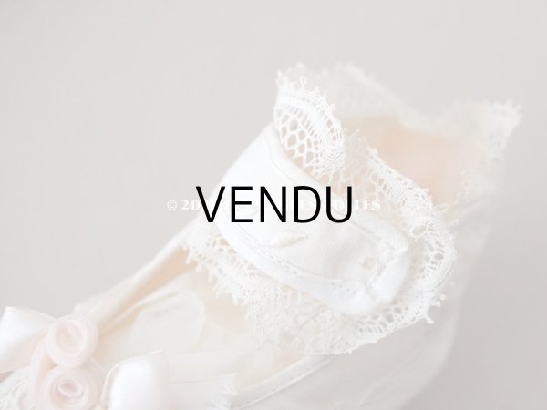 画像8: 【12周年セール対象外】1900年代 アンティーク ベビーシューズ  花模様の手刺繍入り ピンクのロココモチーフ付き (8)