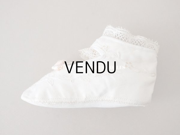 画像13: 【12周年セール対象外】1900年代 アンティーク ベビーシューズ  花模様の手刺繍入り ピンクのロココモチーフ付き (13)