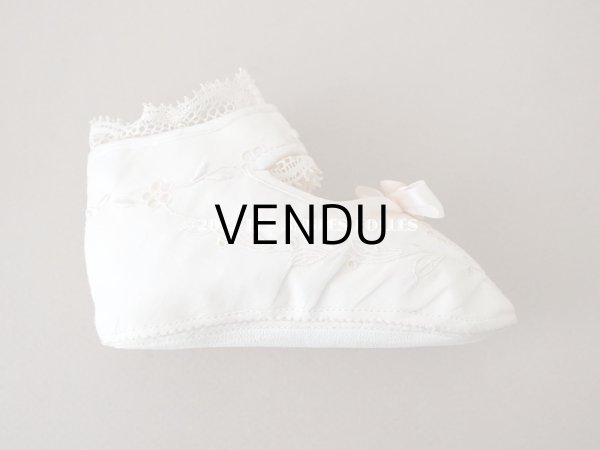 画像11: 【12周年セール対象外】1900年代 アンティーク ベビーシューズ  花模様の手刺繍入り ピンクのロココモチーフ付き (11)