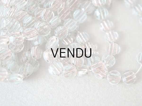 画像6: 【12周年セール対象外】アンティーク ガラスビーズ 2穴　ピンクゴールドのライン入り 淡いブルー 約90ピースのセット 4mm強 (6)