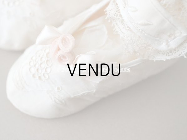 画像7: 【12周年セール対象外】1900年代 アンティーク ベビーシューズ  花模様の手刺繍入り ピンクのロココモチーフ付き (7)