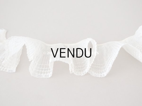 画像4: アンティーク  幅広 プリーツリボン レース付　ライン入り コットンオーガンジー オフホワイト&エクリュ 55cm 約7.7cm幅 (4)