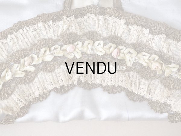 画像8: アンティーク シルク製 ハンキーケース ロココトリム＆レース　グレイッシュブルー ハンカチ用ポシェット - A LA PENSEE PARIS - (8)