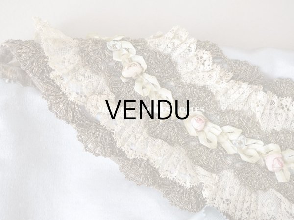 画像4: アンティーク シルク製 ハンキーケース ロココトリム＆レース　グレイッシュブルー ハンカチ用ポシェット - A LA PENSEE PARIS - (4)