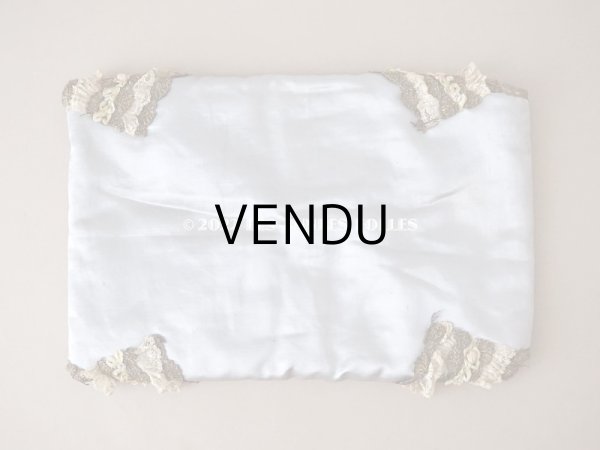 画像10: アンティーク シルク製 ハンキーケース ロココトリム＆レース　グレイッシュブルー ハンカチ用ポシェット - A LA PENSEE PARIS - (10)