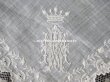 画像6: 19世紀 アンティーク  結婚式のハンカチ 王冠紋章＆モノグラム刺繍入り　手編みのヴァランシエンヌレース (6)