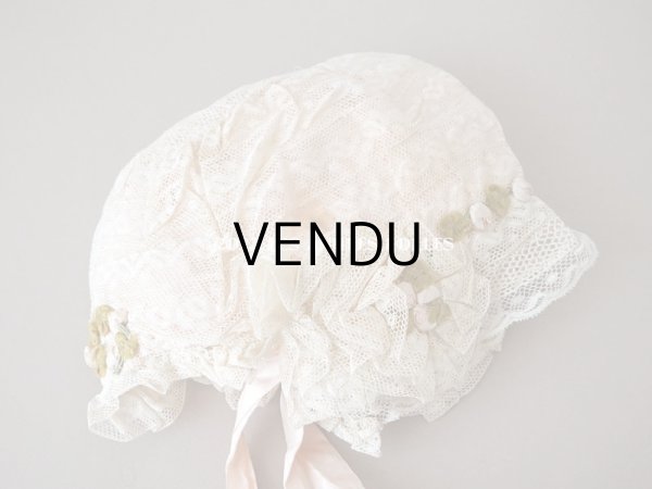 画像4: 1920年代 アンティーク  レースのボネ パウダーピンクの薔薇のロココトリム＆ピンクのシルクリボン付き  (4)