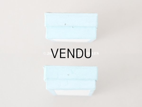 画像5: アンティーク ガラスの蓋の紙箱 ビーズ入り ブルー (5)