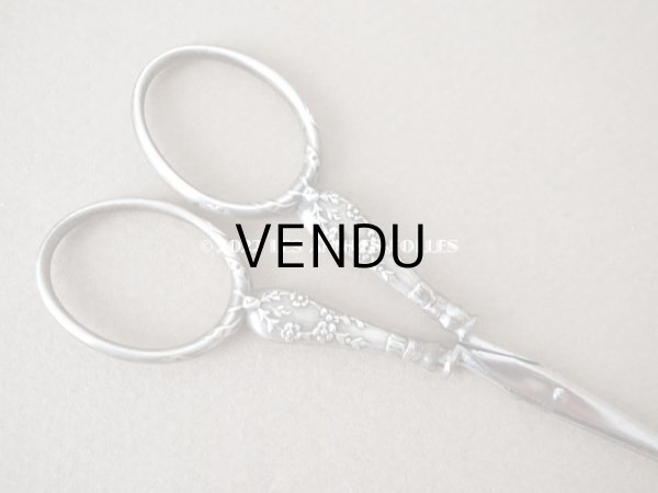 画像7: 1900年代 アンティーク シルバー製 リボン＆薔薇のガーランド ソーイングセット 裁縫道具 (7)