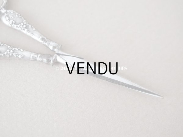 画像8: 1900年代 アンティーク シルバー製 リボン＆薔薇のガーランド ソーイングセット 裁縫道具 (8)