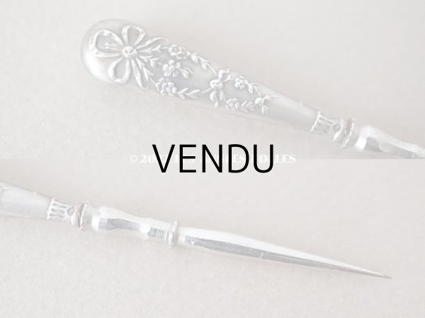画像13: 1900年代 アンティーク シルバー製 リボン＆薔薇のガーランド ソーイングセット 裁縫道具 (13)