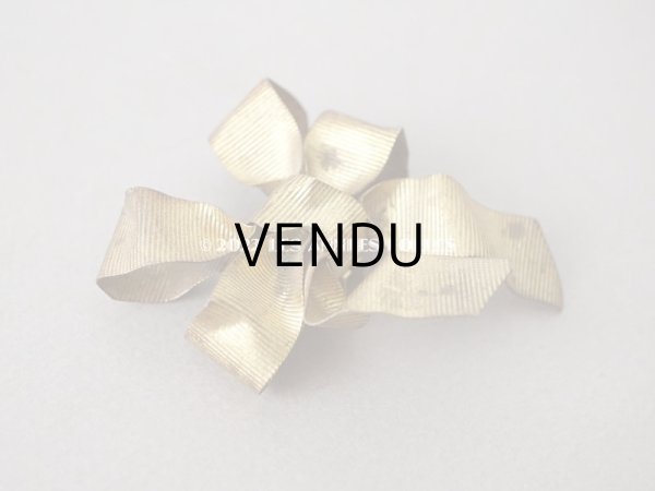 画像5: 1900年代 アンティーク リボンのオーナメント メタル製 (5)