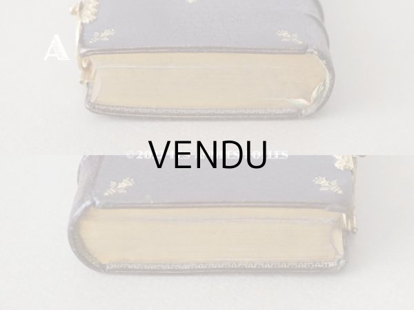 画像5: 1873年 アンティーク 小さなミサ典書 ゴールドの装飾　 (5)