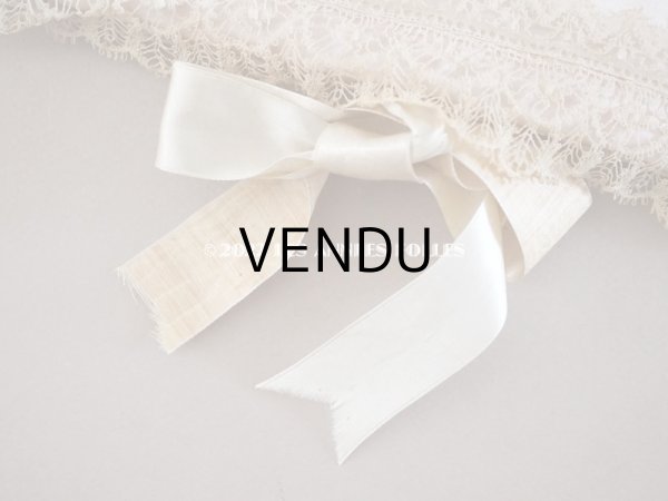 画像7: アンティーク シルク製 ハンキーケース モノグラム刺繍入り　レースの縁取り ハンカチ用ポシェット (7)