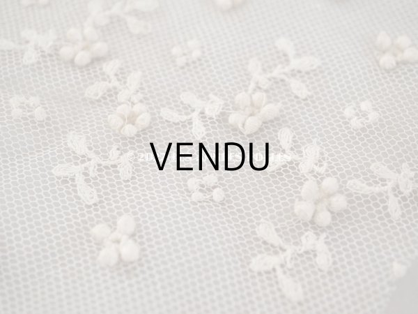 画像4: アンティーク 小さな花のポンポン付 レース ライトベージュ (4)