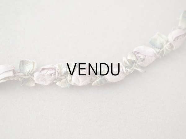 画像2: アンティーク シルク製 薔薇のロココトリム スモーキーパープル 薄紫 (2)