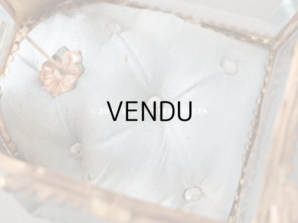 画像15: アンティーク 懐中時計 & ジュエリーボックス パウダーブルーのシルク製クッション (15)