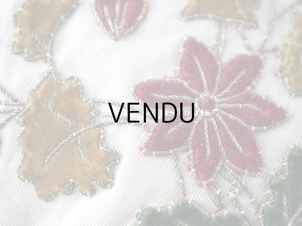 画像11: 19世紀 ナポレオン3世時代 アンティーク シルク製 ハンキーケース クッション付　刺繍入り　 ハンカチ用ポシェット (11)