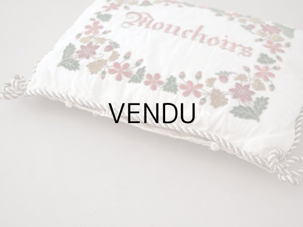 画像5: 19世紀 ナポレオン3世時代 アンティーク シルク製 ハンキーケース クッション付　刺繍入り　 ハンカチ用ポシェット (5)