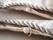 画像6: 19世紀 ナポレオン3世時代 アンティーク シルク製 ハンキーケース クッション付　刺繍入り　 ハンカチ用ポシェット (6)