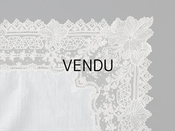 画像4: 19世紀 アンティーク ポワンドガーズ 結婚式のハンカチ モノグラムの刺繍入り 【 ポワン・ド・ガーズ 】 (4)