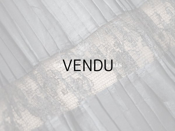 画像4: 19世紀末 アンティーク  ドレスの裾 シルクのプリーツ＆レース 2m 25cm幅 (4)