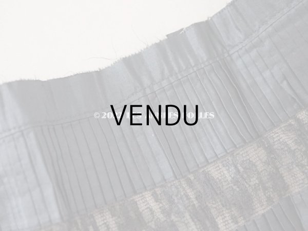 画像5: 19世紀末 アンティーク  ドレスの裾 シルクのプリーツ＆レース 2m 25cm幅 (5)