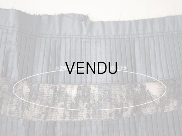 画像6: 19世紀末 アンティーク  ドレスの裾 シルクのプリーツ＆レース 2m 25cm幅 (6)