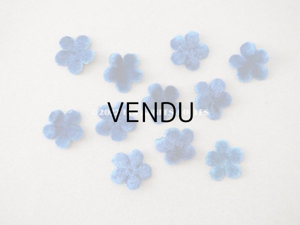 画像2: ＊蚤の市＊アンティーク 布花材料  ベルベットの花びらのセット 11ピースのセット 青 17mm (2)