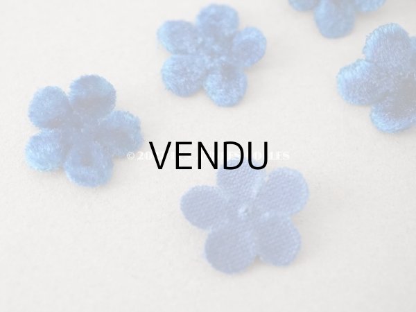 画像3: ＊蚤の市＊アンティーク 布花材料  ベルベットの花びらのセット 11ピースのセット 青 17mm (3)