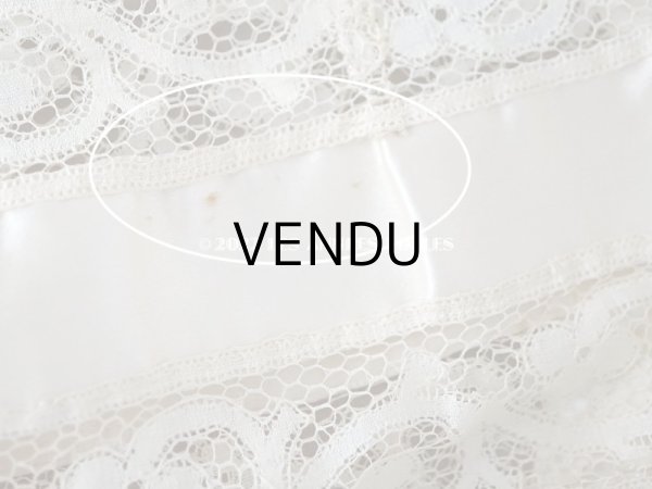 画像10: 1900年頃 アンティーク  ドレスの裾 パウダーピンクのシルクサテン＆プリーツレース  (10)