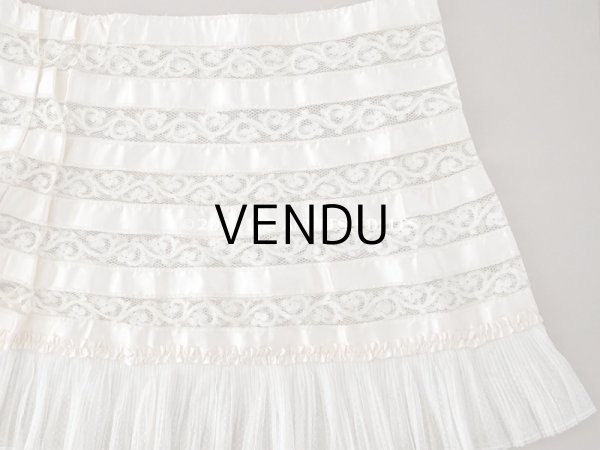 画像4: 1900年頃 アンティーク  ドレスの裾 パウダーピンクのシルクサテン＆プリーツレース  (4)